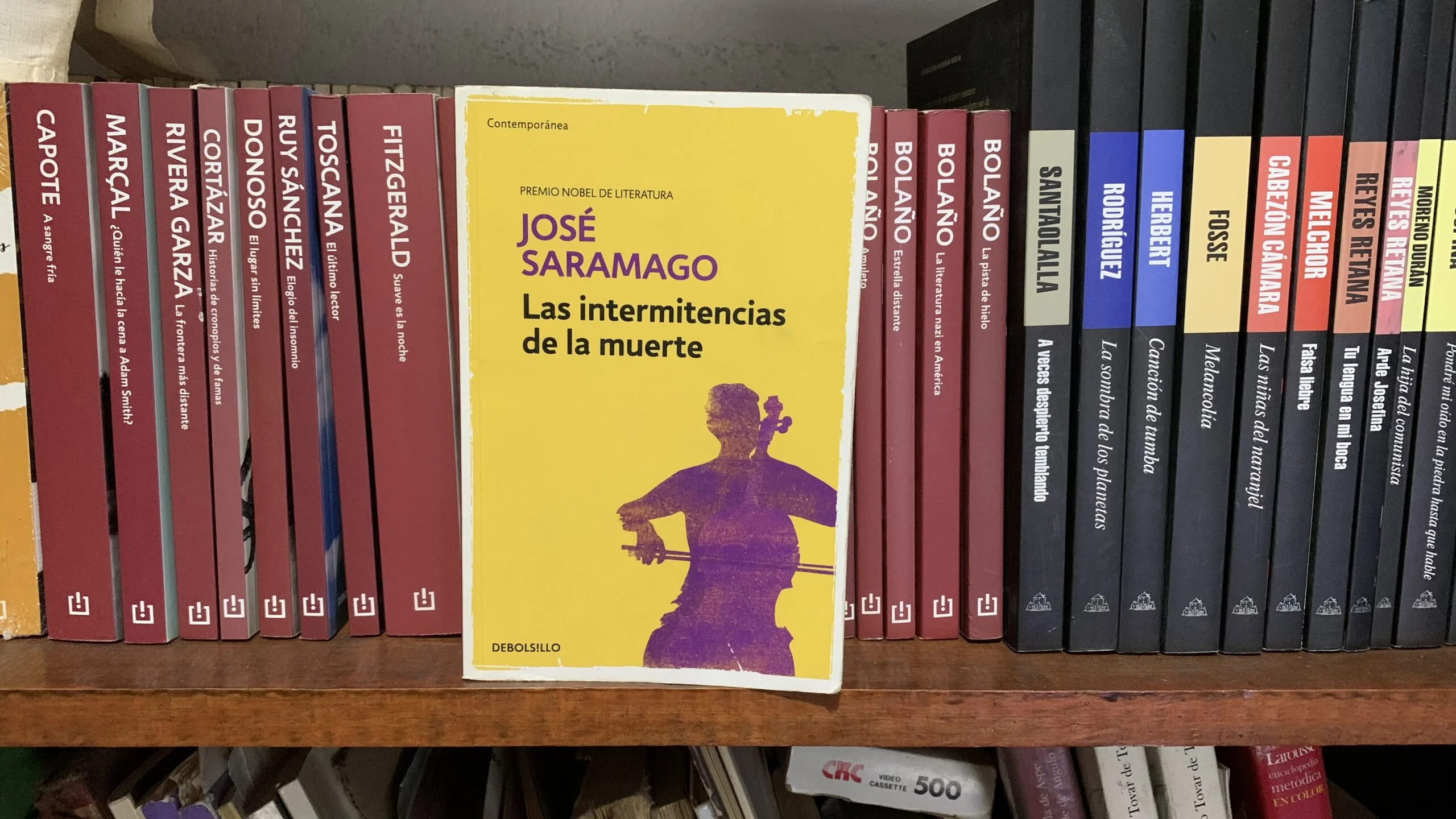 Portada de Las intermitencias de la muerte en editorial Debolsillo