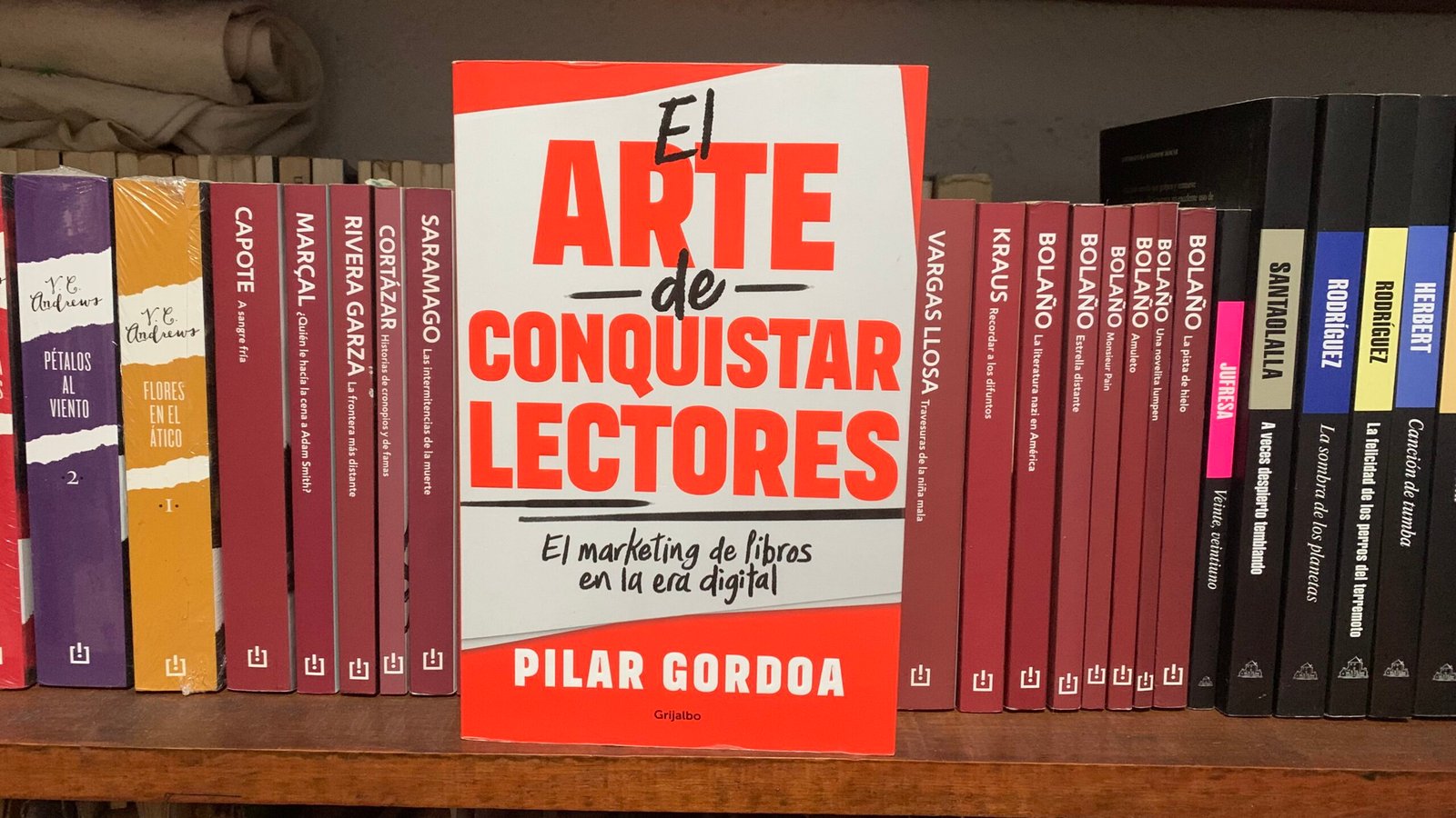 Portada de El arte de conquistar lectores de Pilar Gordoa en editorial Grijalbo.