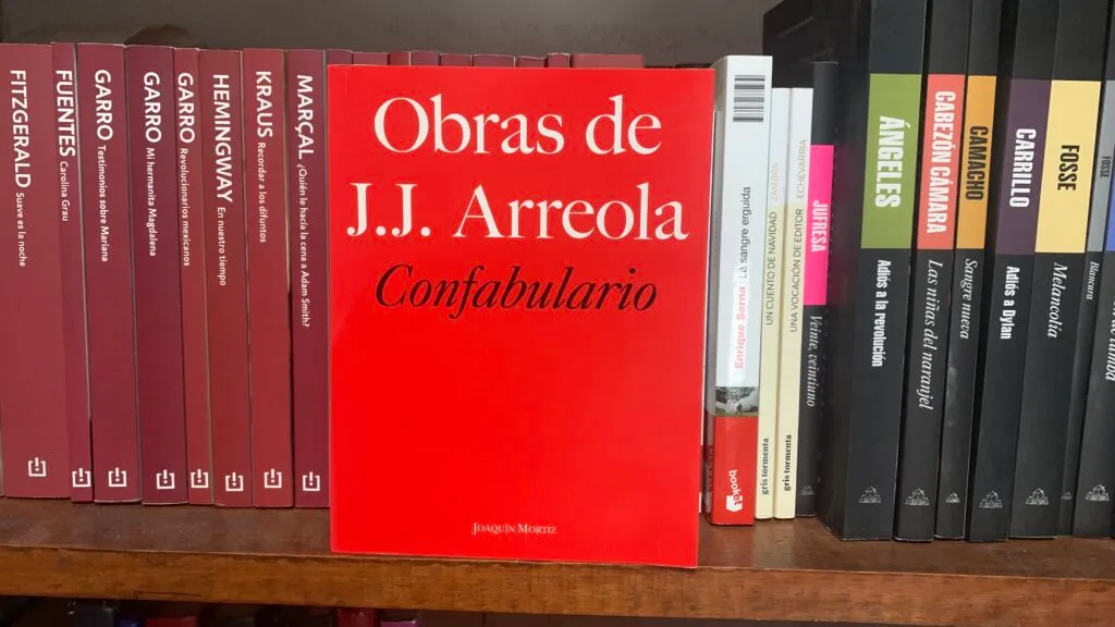 Portada del libro Confabulario del escritor mexicano Juan José Arreola, publicado por editorial Joaquín Mortiz a 100 años del nacimiento del autor de Jalisco.